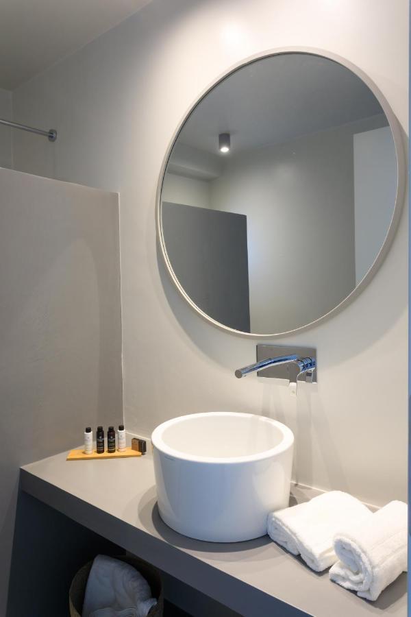 Iliades Luxury Boutique Suites Batsi  Exterior photo